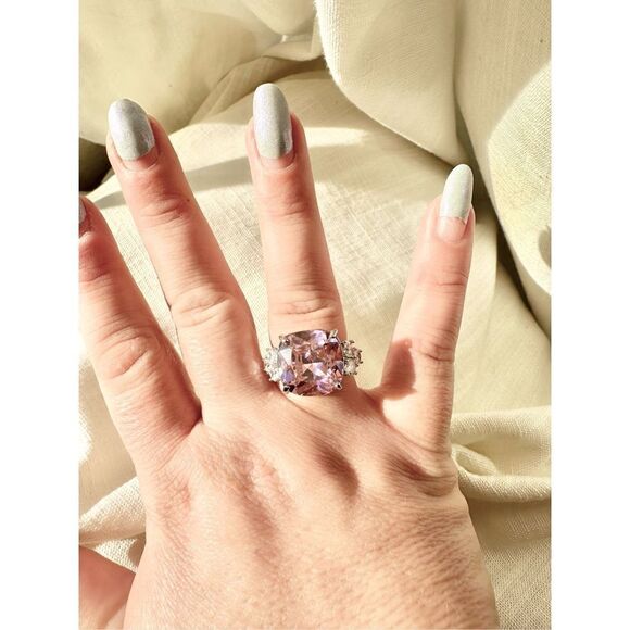 Pink Panther style Large Light pink cubic zirconia adjustable statement ring - Picture 5 of 6